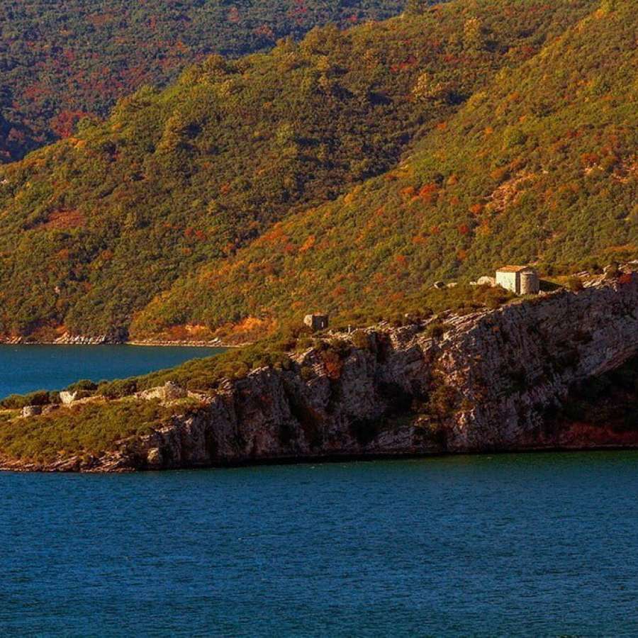 kayaking sarda castle kayaking sarda